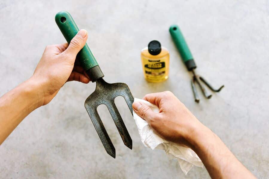 cleaning the blades