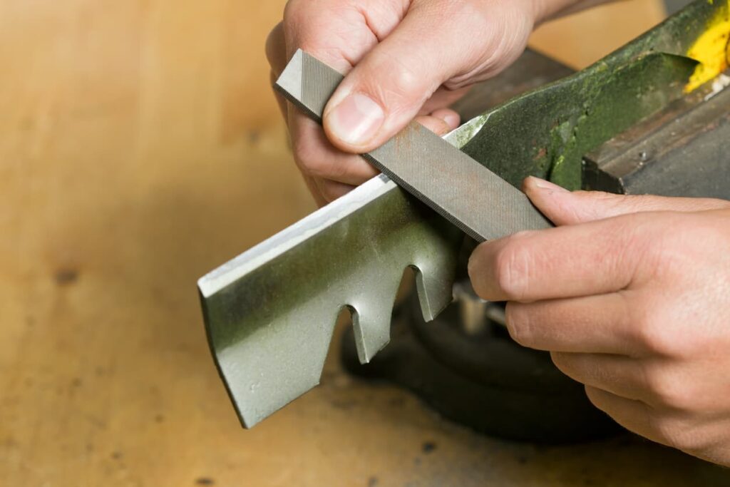 how to sharpen mulching blades